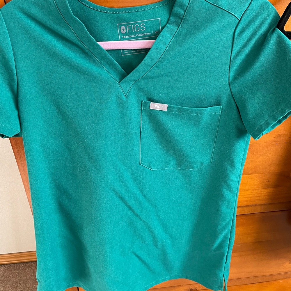 Figs hunter green set